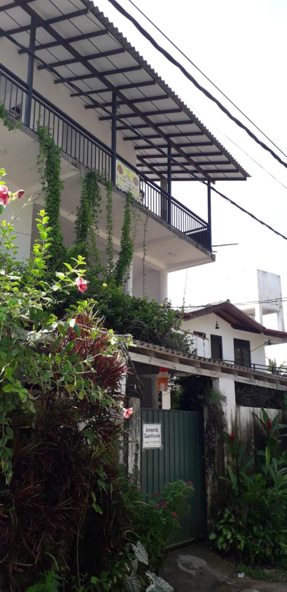 Ameesha Guesthouse Unawatuna Esterno foto