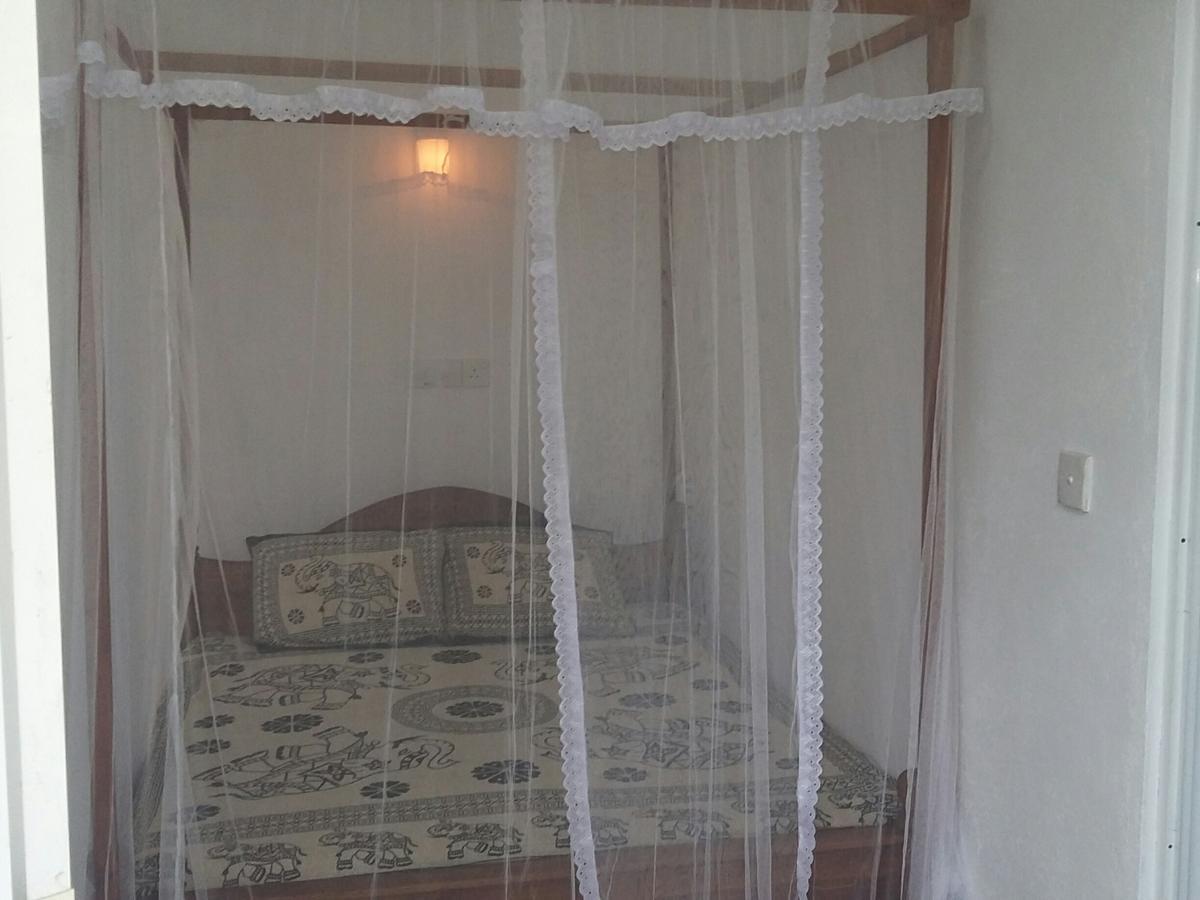 Ameesha Guesthouse Unawatuna Esterno foto